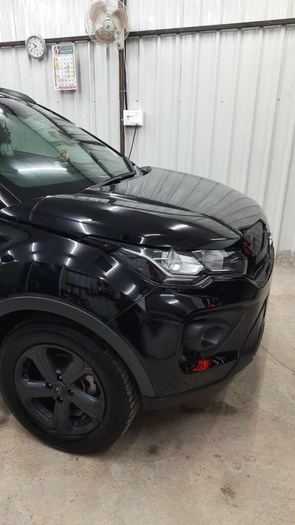 car-exterior-rubbing-polishing-black-car-finish