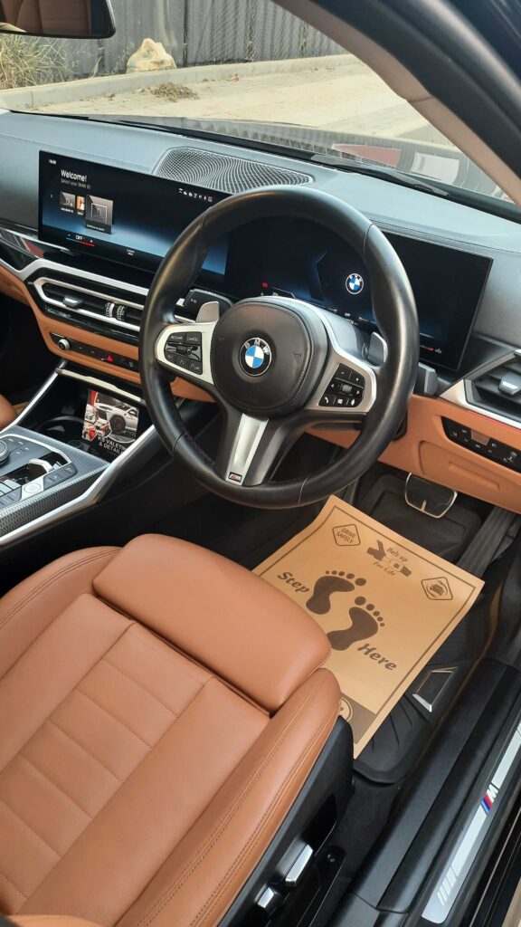 car-interior-dashboard-cleaning-detailing