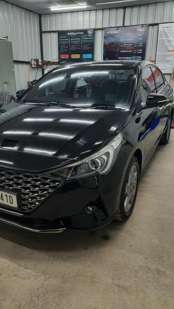 car-rubbing-polishing-high-gloss-finish-detailing